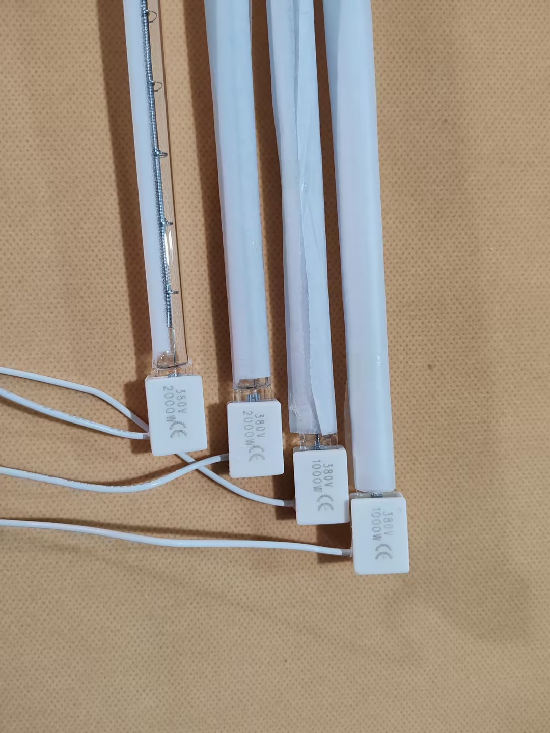 Lampa halogenowa grzewcza 353 mm 240 V 2000 W